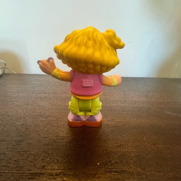 Fisher Price Little People Camping Figures Sarah Lynn, Maggie, Elena 2007 Picnic - Picture 5 of 13